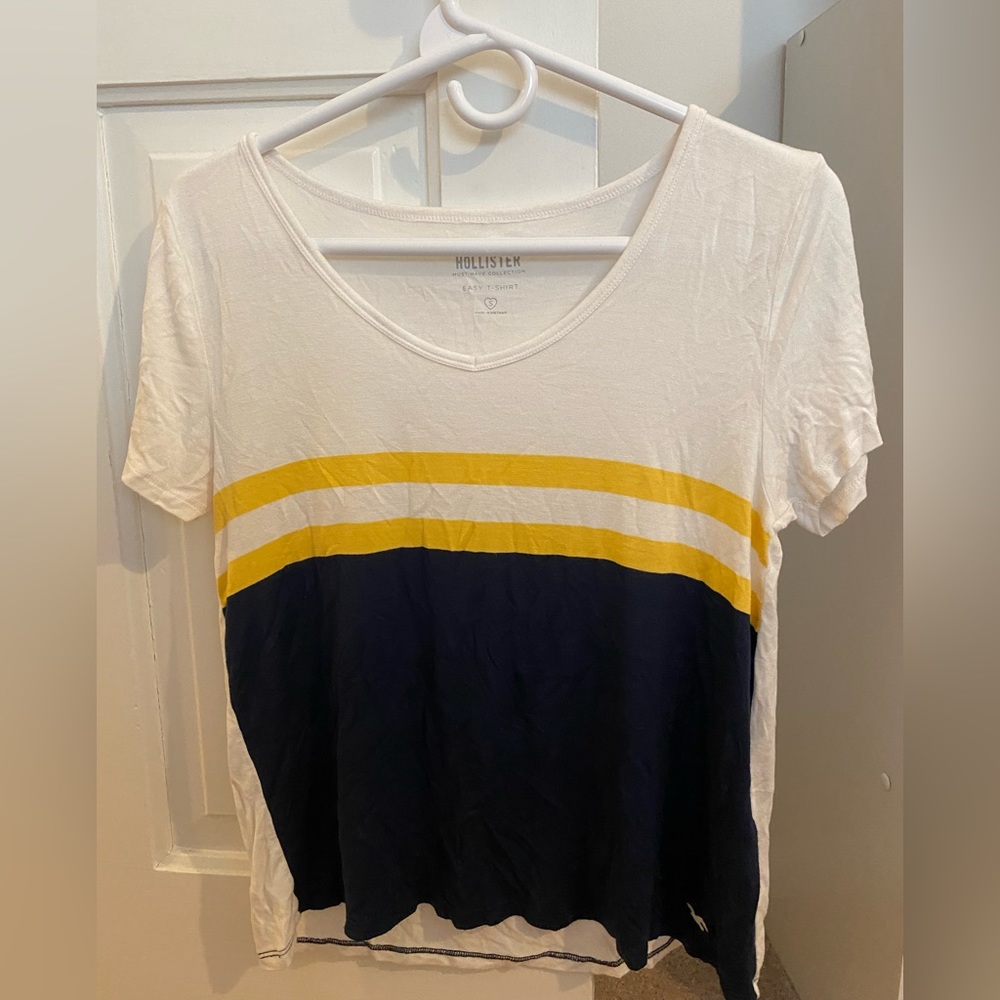 Hollister tee shirt